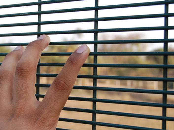 Anti climb Fence